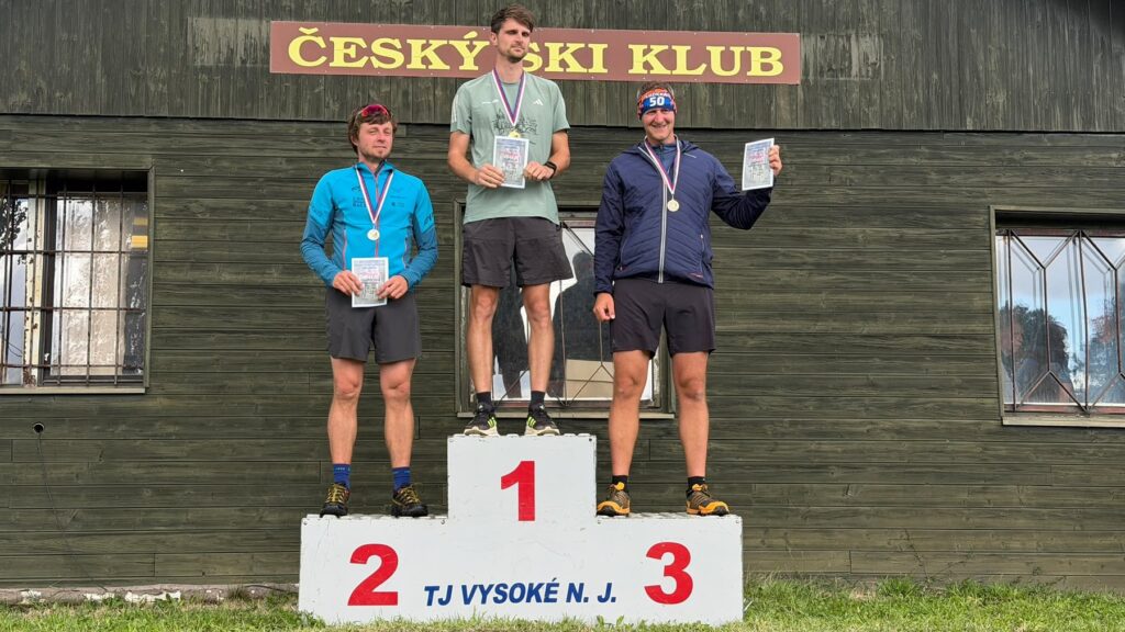 Závodníci SWSL Lučany při přespolním běhu ve Vysokém nad Jizerou – fotografie 17